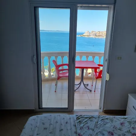 Center Apartment, Amazing View, Parking アパート