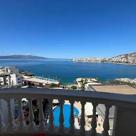 Center Apartment, Amazing View, Parking Sarandë